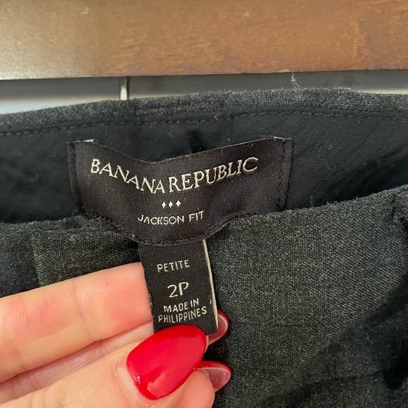 Banana Republic • Charcoal Gray Jackson Fit Trouser Pants - Picture 4 of 6